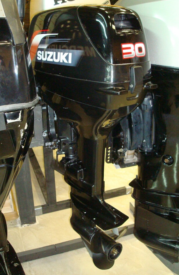 Двухтактный лодочный мотор Сузуки 30